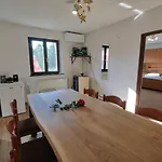 Pocitniska Hisa Miklavcic Primorska 度假居