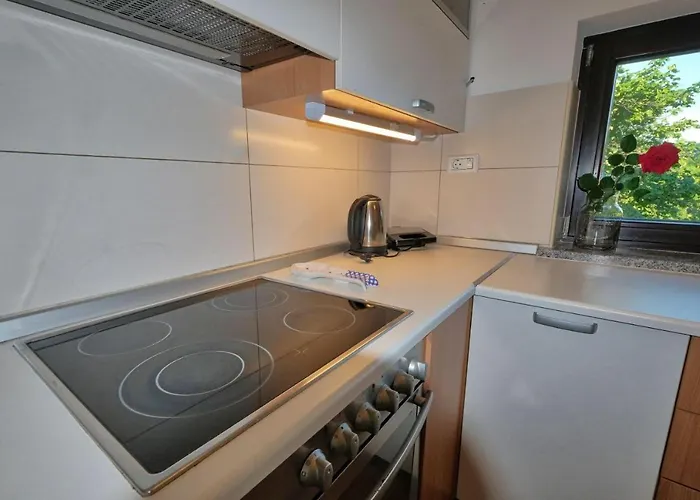 Pocitniska Hisa Miklavcic Primorska * Divača