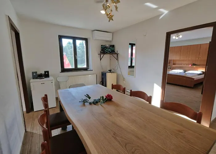 Pocitniska Hisa Miklavcic Primorska Casa vacanze